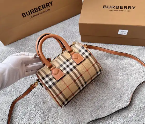 Cheap BURBERRY Mini Check Bowling Bag-18.5*11*12CM 0122