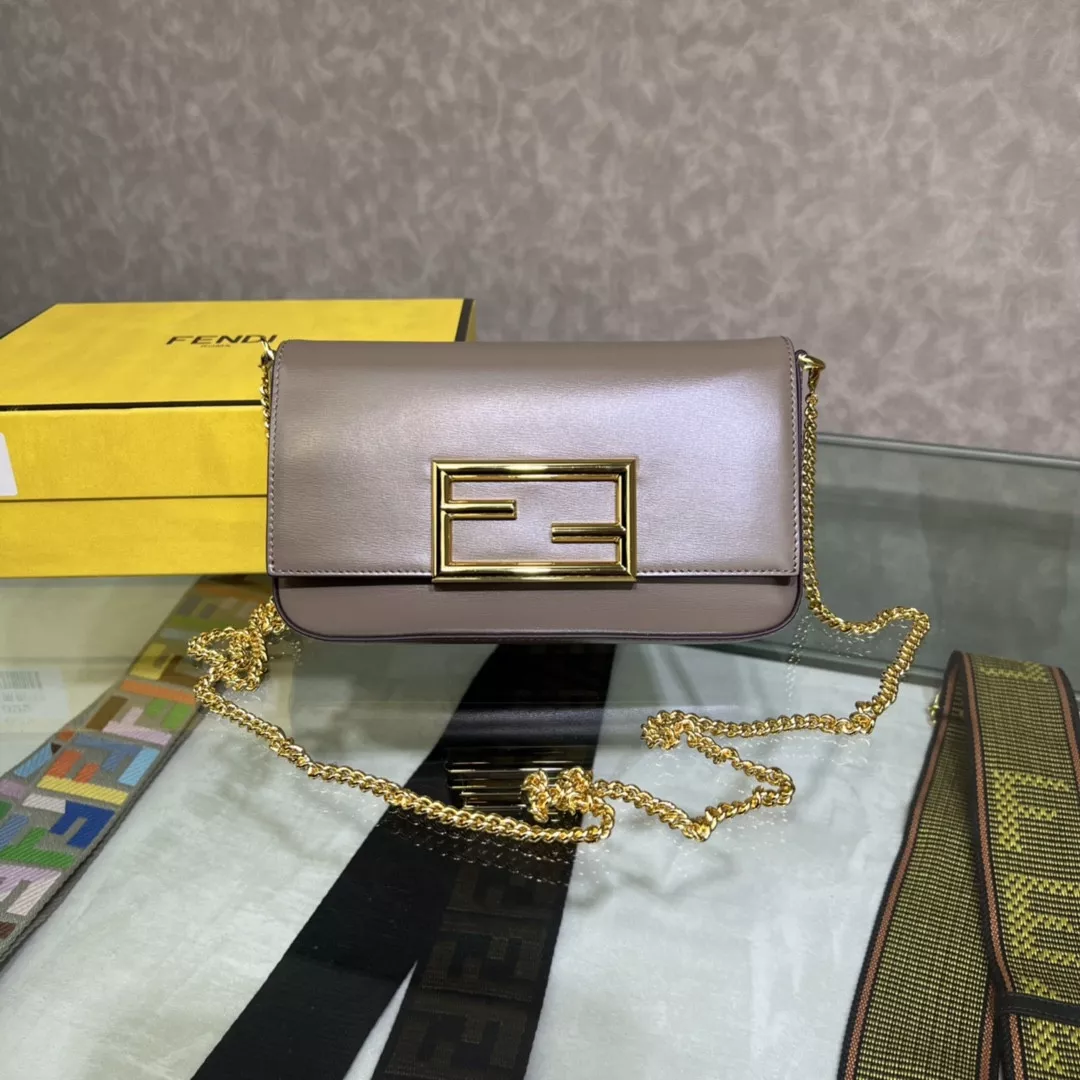 Affordable FENDI Wallet On Chain With Pouches 0119