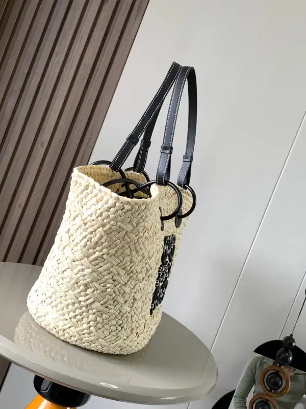 Affordable Lowee Medium Anagram Basket bag 0126