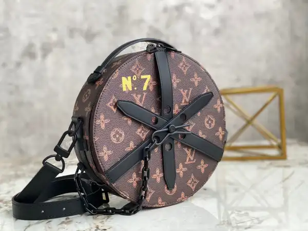 Affordable LOUIS VUITTON WHEEL BOX 0125