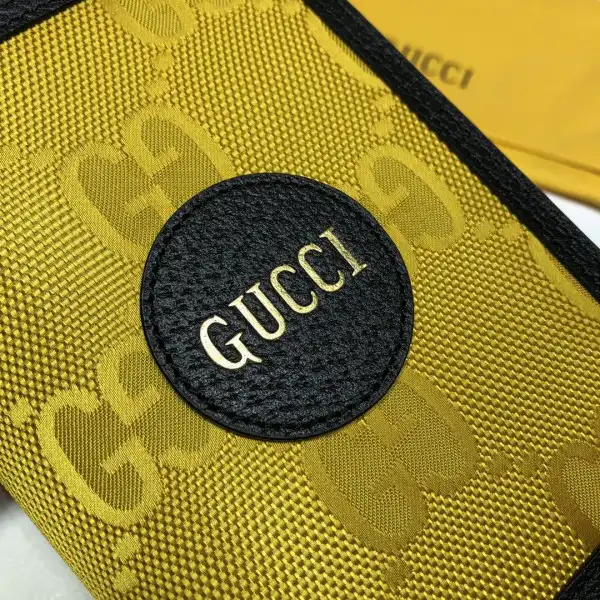 Affordable GUCCI Off The Grid passport case 0125