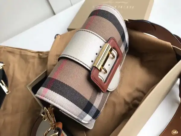 Cheap Burberry The Buckle 0122