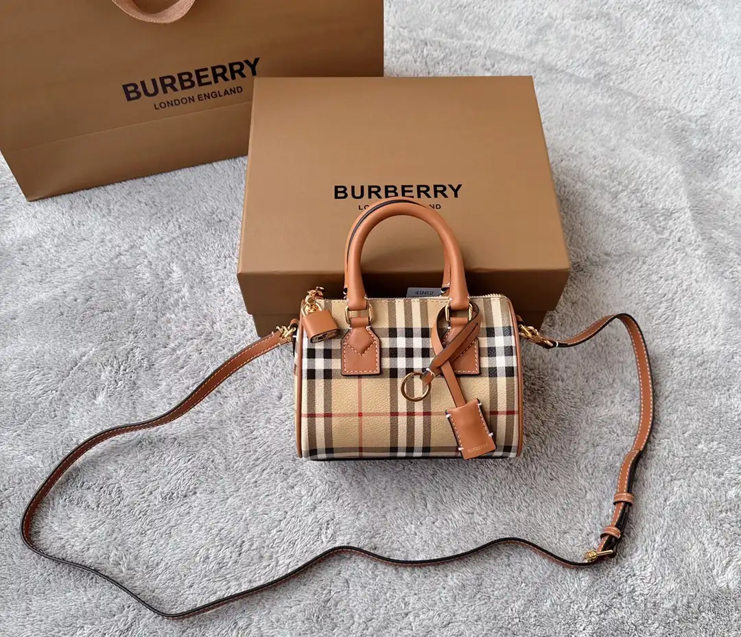 Cheap BURBERRY Mini Check Bowling Bag-18.5*11*12CM 0122