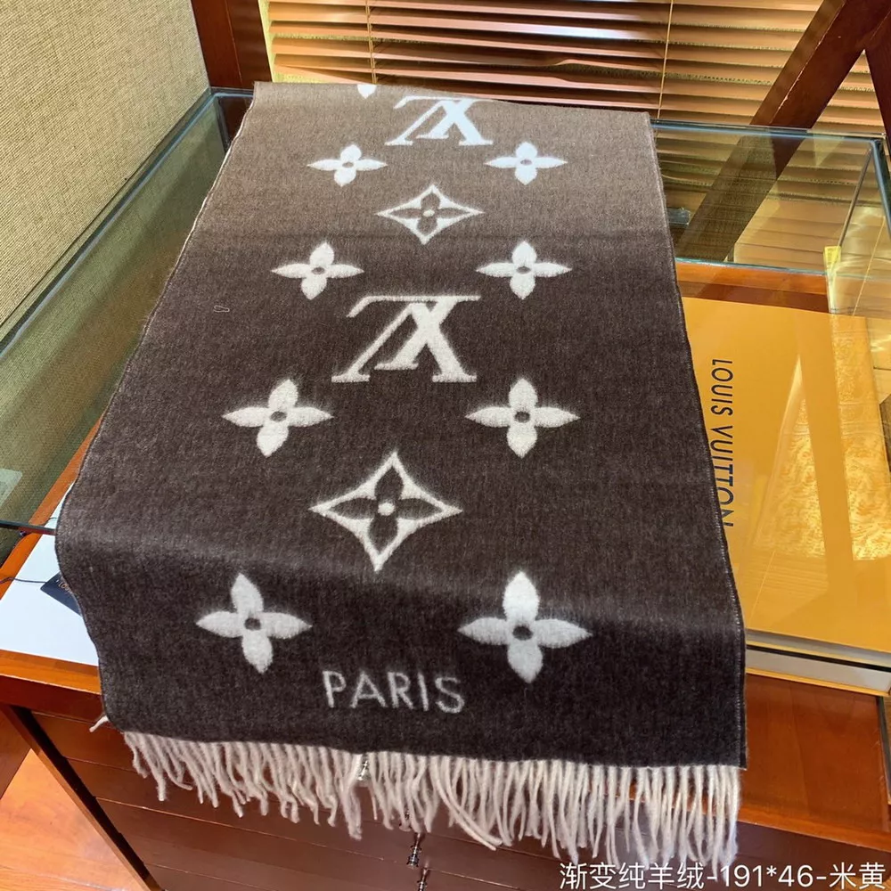 Affordable LOUIS VUITTON REYKJAVIK GRADIENT SCARF 0116