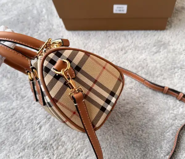 Cheap BURBERRY Mini Check Bowling Bag-18.5*11*12CM 0122