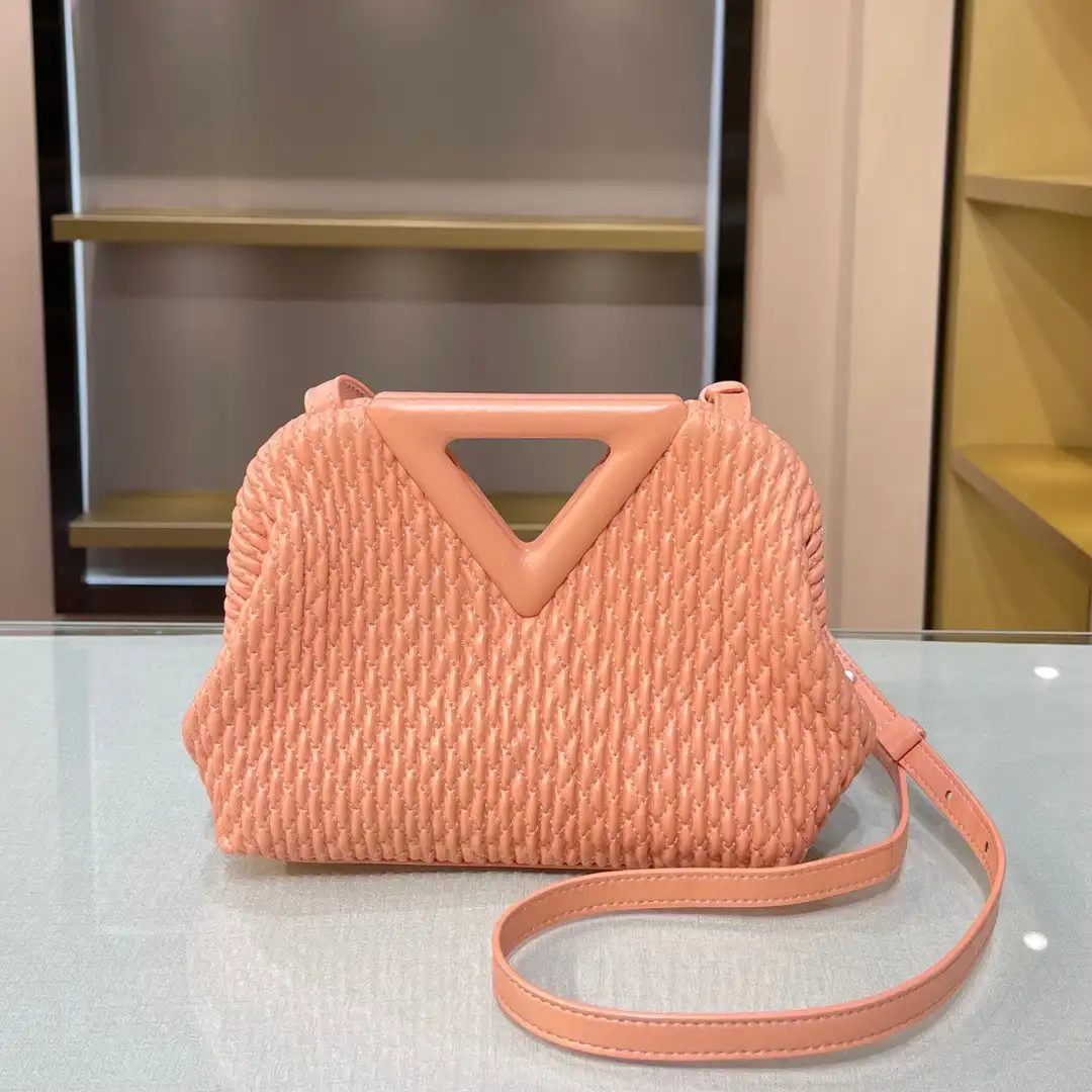 Affordable BOTTEGA VENETA POINT 0130