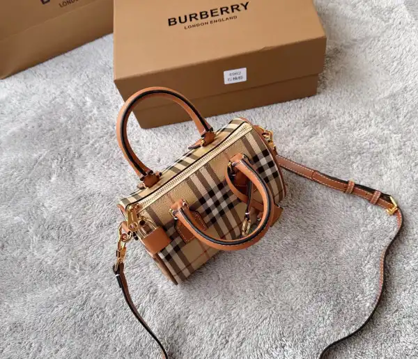 Cheap BURBERRY Mini Check Bowling Bag-18.5*11*12CM 0122