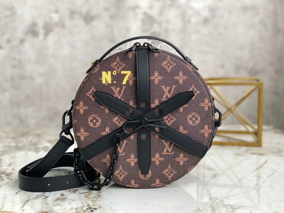 Affordable LOUIS VUITTON WHEEL BOX 0125