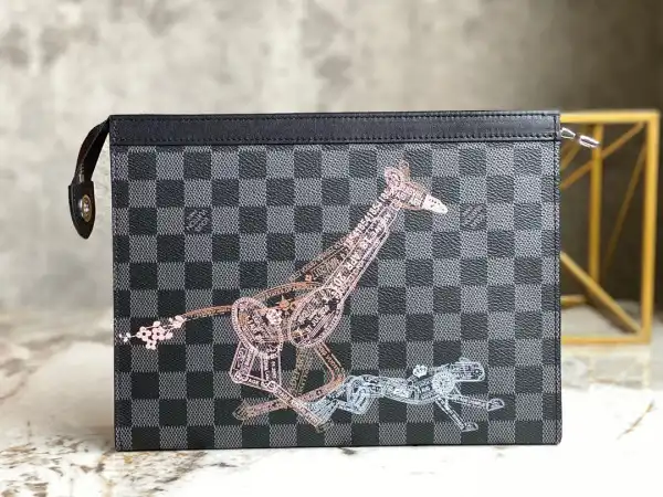 Cheap LOUIS VUITTON POCHETTE VOYAGE 0125