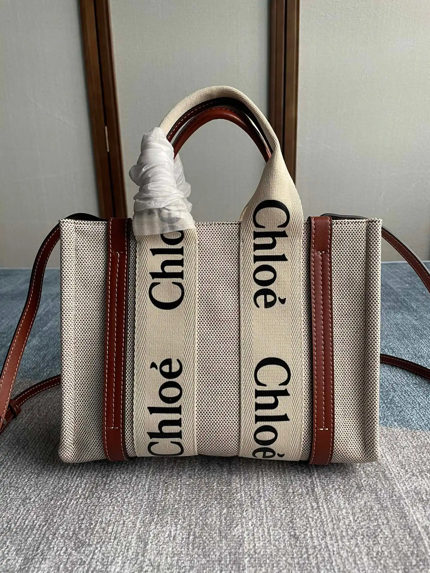 Affordable CHLOÉ SMALL WOODY TOTE BAG WITH STRAP 0201