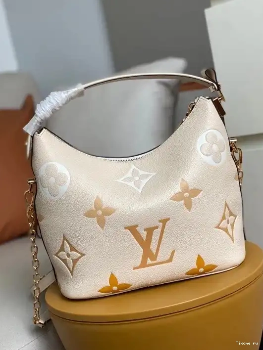 Affordable VUITTON MARSHMALLOW LOUIS 0219