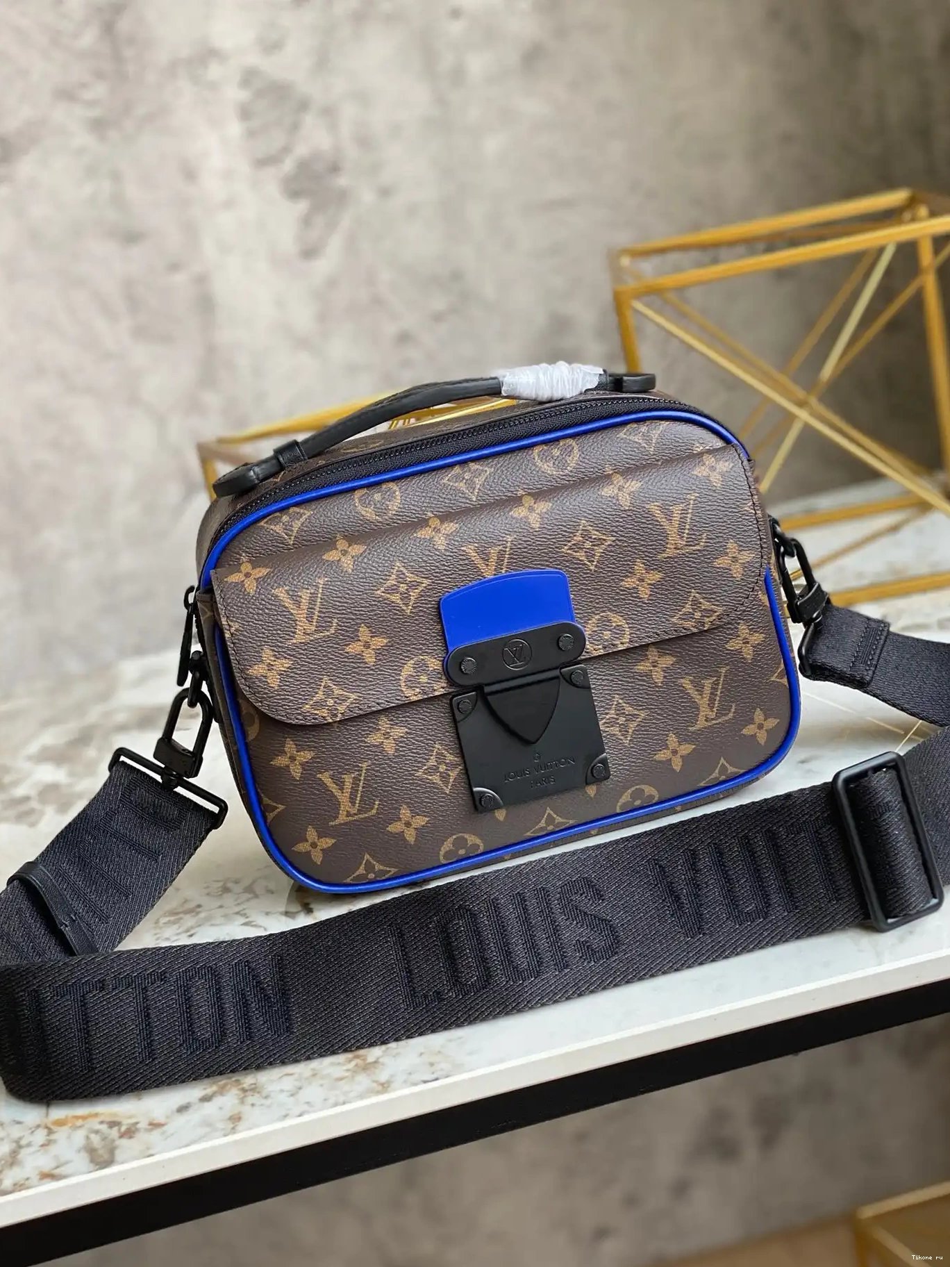 Cheap S LOCK MESSENGER LOUIS VUITTON 0220