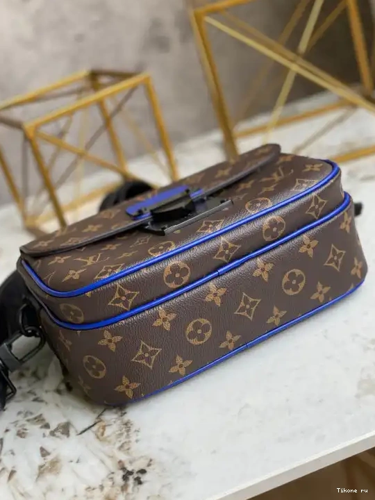 Cheap S LOCK MESSENGER LOUIS VUITTON 0220