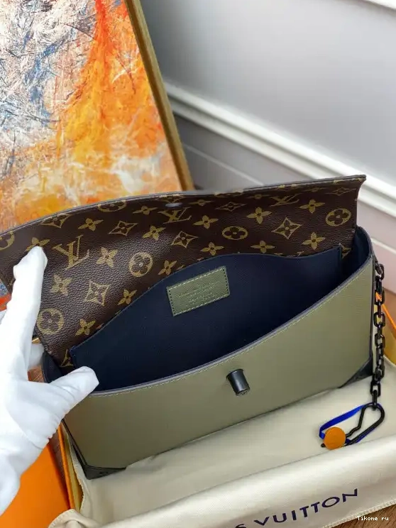 Cheap VUITTON POCHETTE LOUIS VOYAGE STEAMER 0211