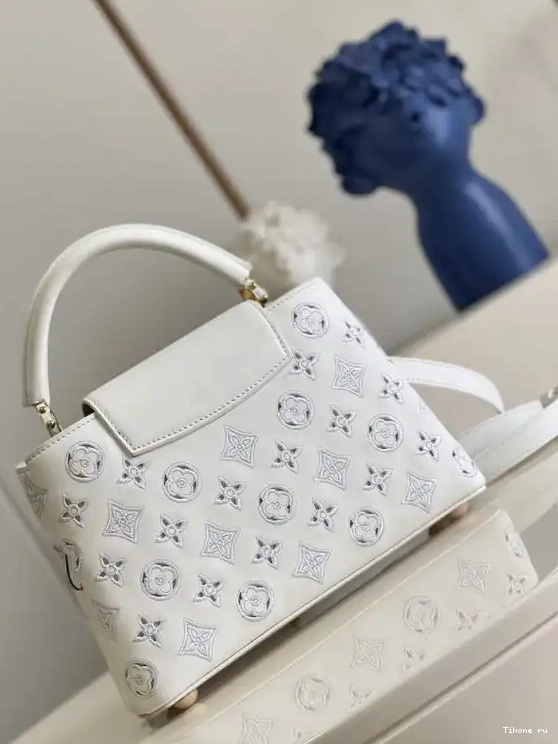 Affordable LOUIS BB VUITTON CAPUCINES 0223