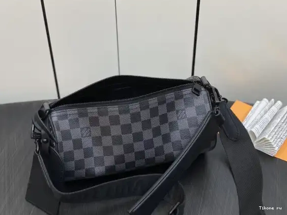 Affordable Soft Polochon VUITTON PM LOUIS 0224