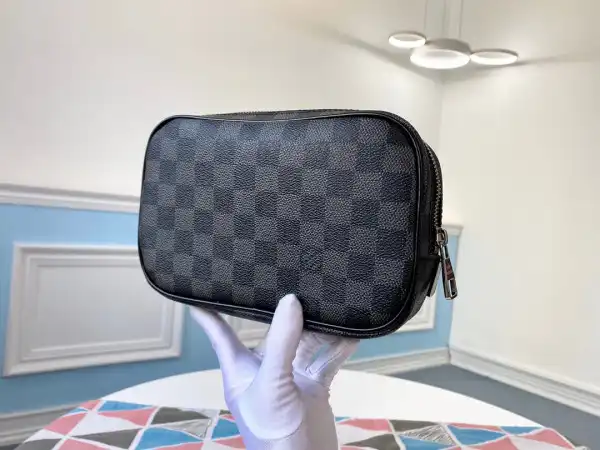 Cheap LOUIS VUITTON TOILETRY POUCH PM 0205