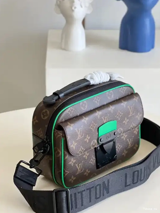 Affordable LOUIS LOCK VUITTON S MESSENGER 0218