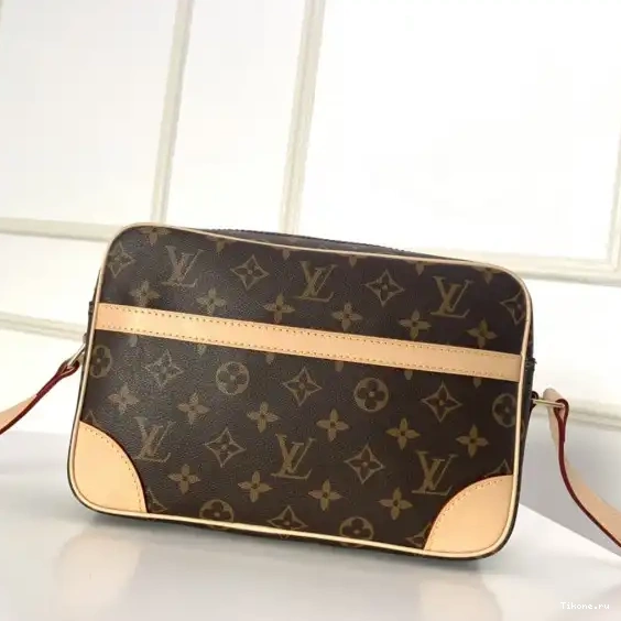 Affordable BAG MESSENGER VUITTON LOUIS 0210