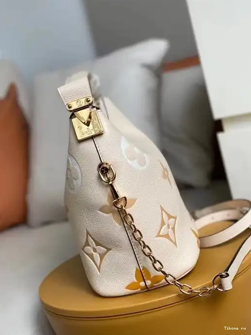 Affordable VUITTON MARSHMALLOW LOUIS 0219