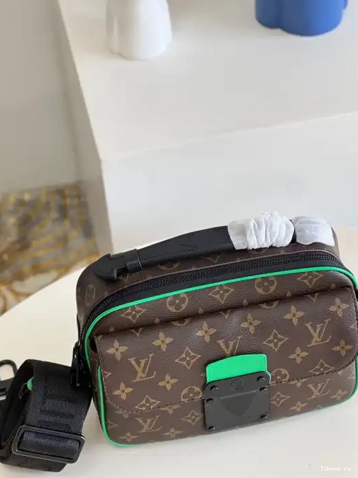 Affordable LOUIS LOCK VUITTON S MESSENGER 0218