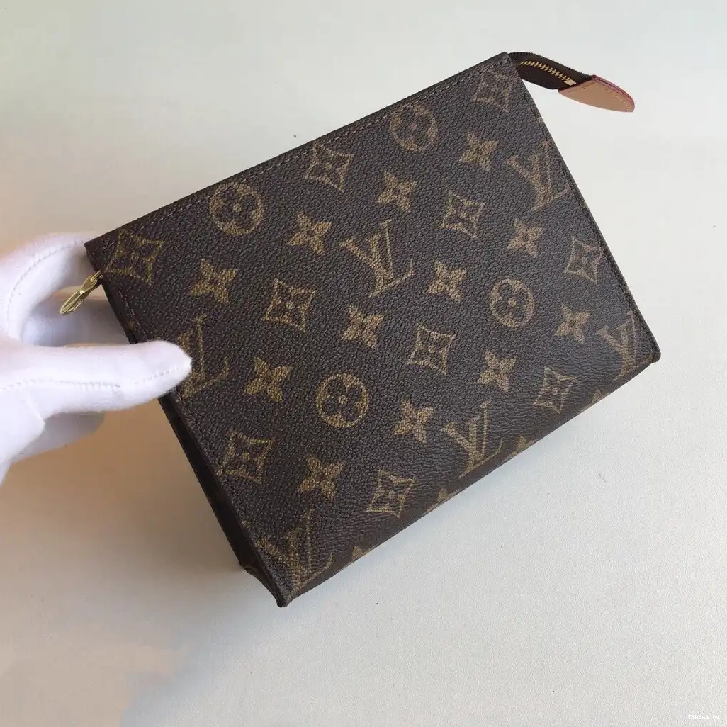 Affordable VUITTON TOILETRY LOUIS POUCH 19 0225