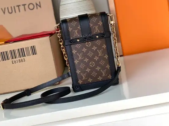 Affordable LOUIS VUITTON VERTICAL POCHETTE TRUNK 0213