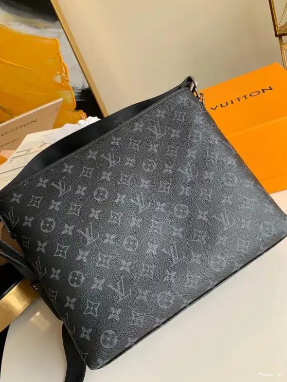 Affordable VUITTON MESSENGER LOUIS BAG 0222