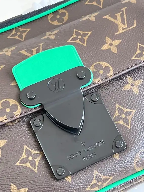 Affordable LOUIS LOCK VUITTON S MESSENGER 0218