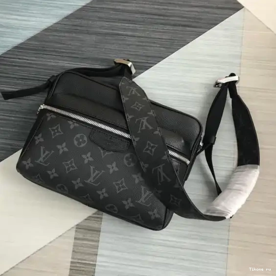 Cheap OUTDOOR MESSENGER VUITTON LOUIS 0213