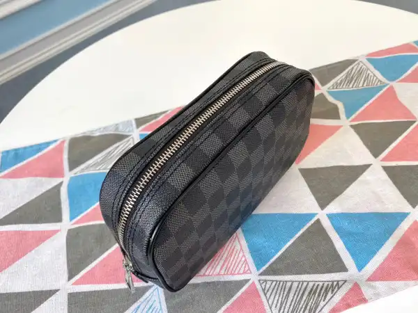 Cheap LOUIS VUITTON TOILETRY POUCH PM 0205