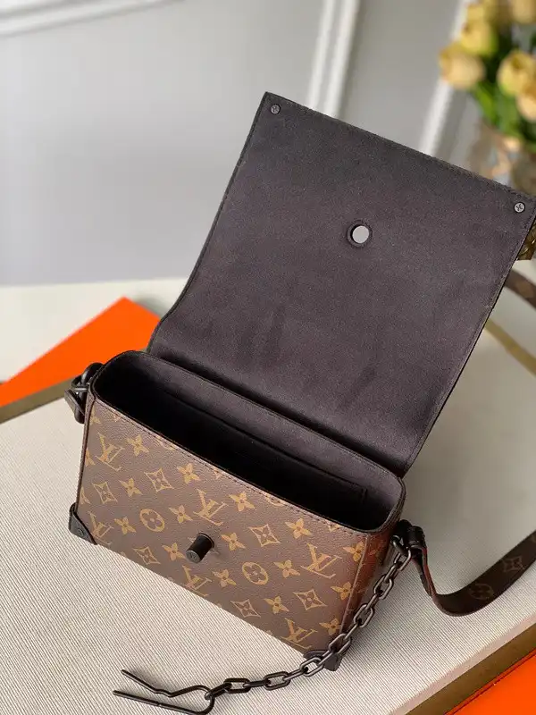 Affordable LOUIS VUITTON SOFT TRUNK 0205