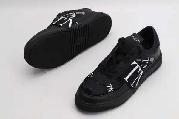 Cheap VALENTINO VL7N SNEAKER 0205